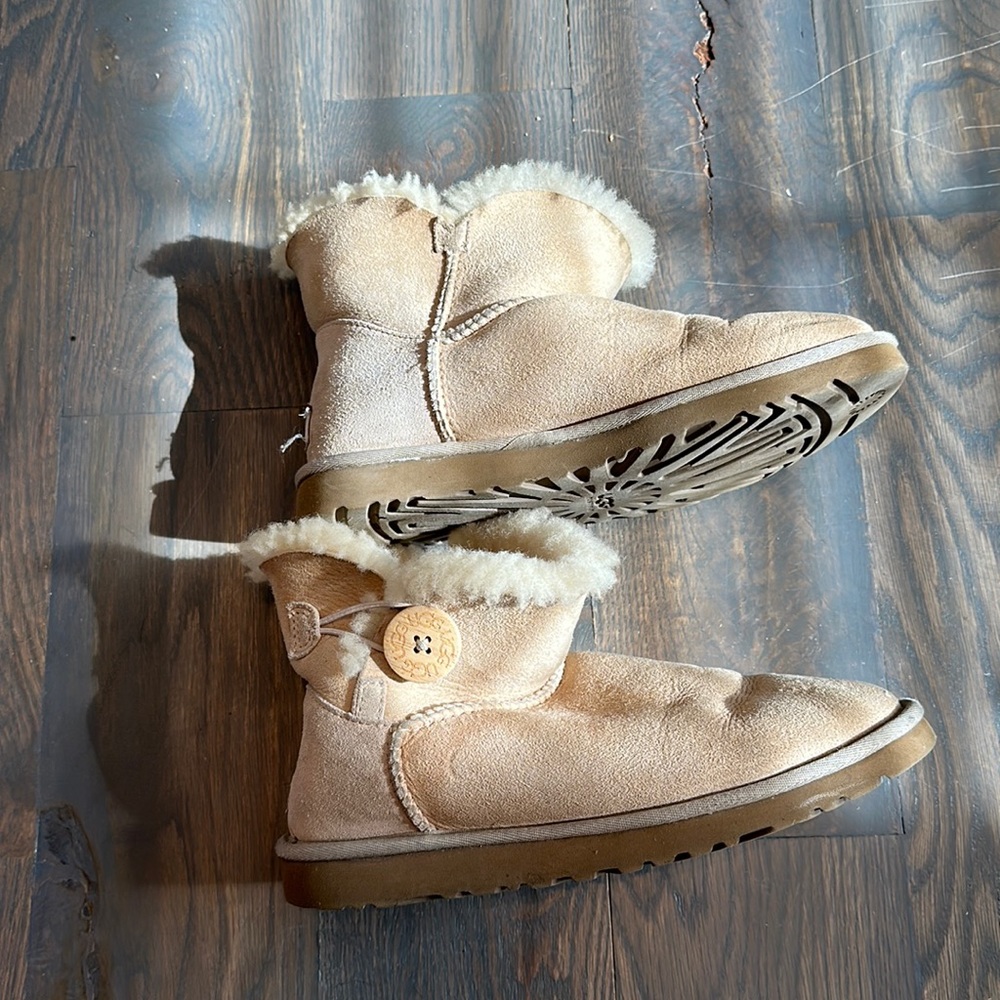 UGG Mini Bailey Button Boot